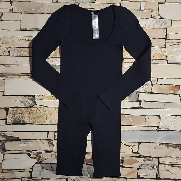Zara Pants - XS | Zara | Ribbed Long Sleeve Bodysuit/Shorts